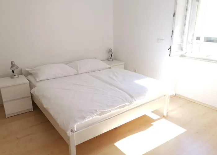 Апартаменты Modern In A Superb Location *